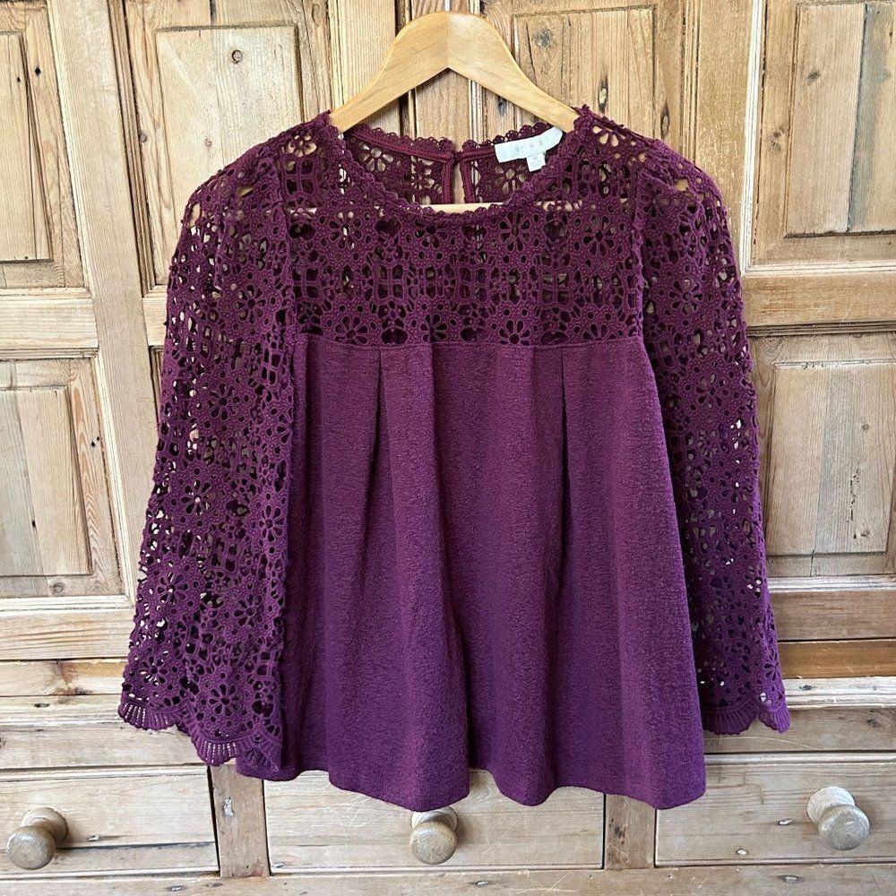 Eri+Ali‎ Medium Shirt Maroon Red Floral 3/4 Sleeve Lace Crewneck Button Anthro